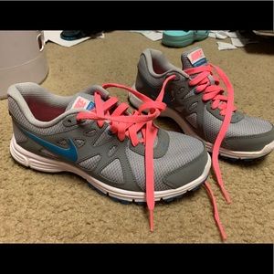 Women’s 7.5 Nike Revolution 2